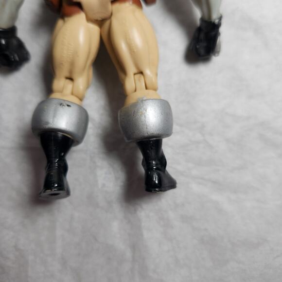 Toy Biz Vintage X-Men Logan Wolverine With Eye Patch And Quark 5" Action Figures - Picture 8 of 8